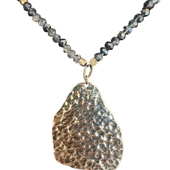 Beautiful Gold Tone Hammered Shimmer Pendant with Beaded Long Necklace - Picture 6 of 11